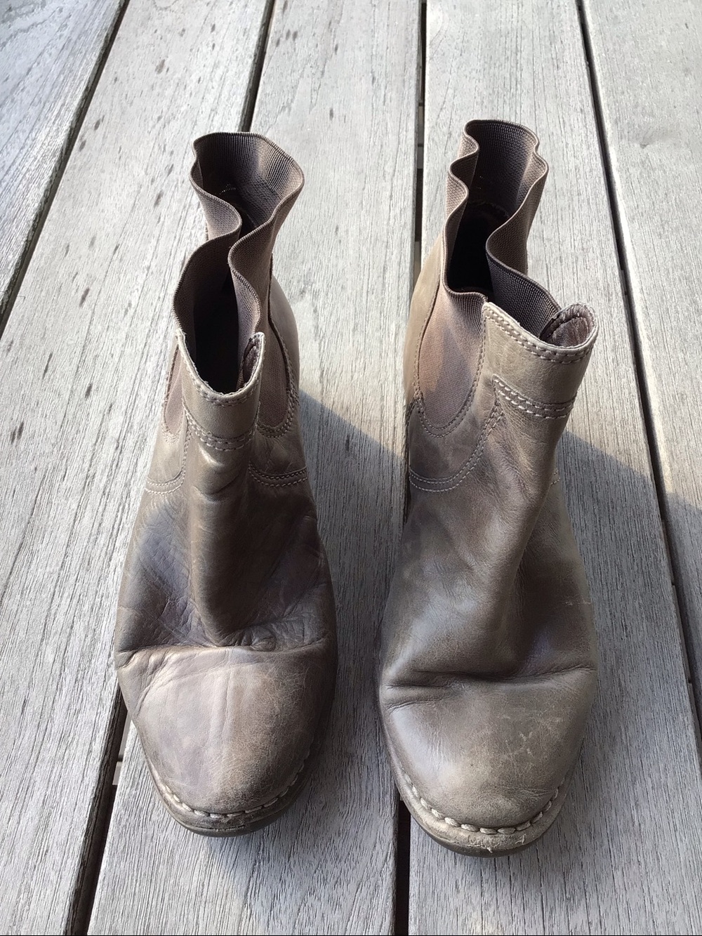 Women’s Giani Bernini taupe gray Brown pull on Leather Ankle Booties Sz 9